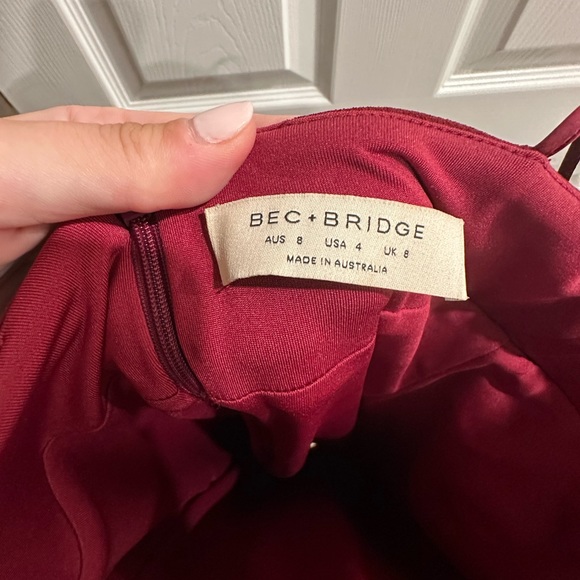 Perfect for a wedding guest, especially this fall! Wine red midi dress, classy! - Picture 4 of 7